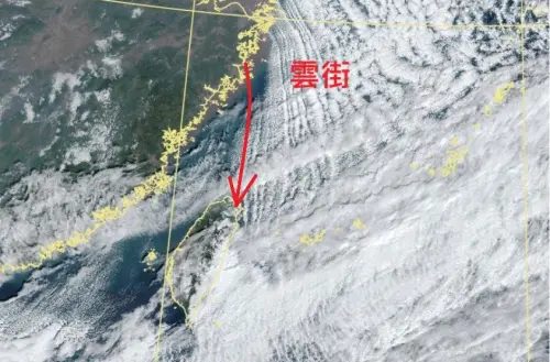 最冷不到10度！台灣頭上出現「雲街」　鄭明典：冷氣團威力被增強
