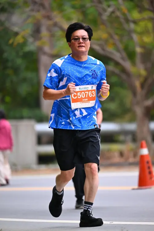 ▲曾文水庫馬拉松賽道高低落差近200公尺，對跑者體能與意志都是硬仗。（圖／台南市政府提供）