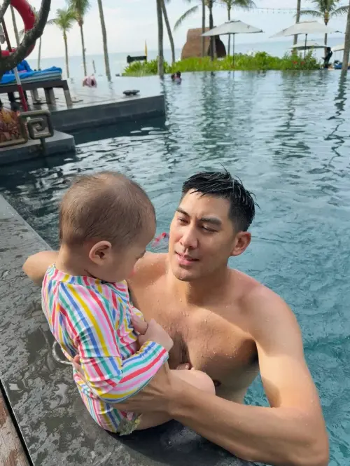 ▲毛加恩與老婆曾痛失女兒，至今傷痛仍未撫平，對此他也坦言出現最壞的念頭。（圖／毛加恩臉書）