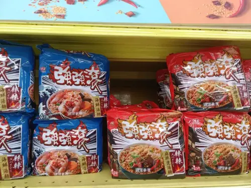 ▲始祖級泡麵「強強滾」被民眾發現重新開賣，讓許多老饕相當感動。（圖／泡麵公社 泡麵俱樂部臉書）