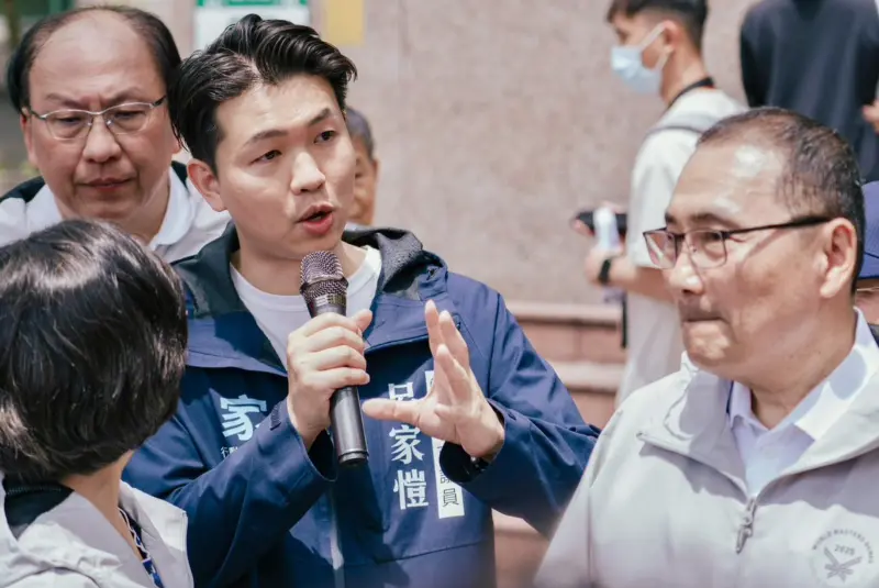 ▲國民黨以人數優勢反年改修法，引發不少年輕人反彈，對此呂家愷表示若年輕朋友在意未來，大家可以組協會一起街頭。（圖／翻攝自呂家愷臉書）