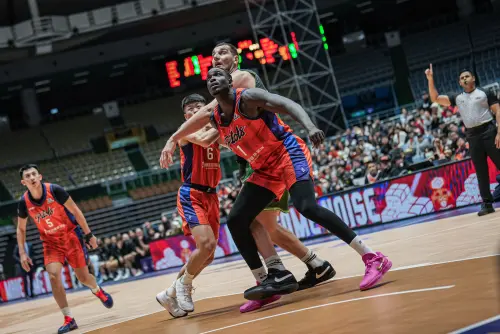 ▲丁恩迪也有雙10的13分、14籃板進帳，賽後他用「厲害」來總結今天的比賽。（圖／東超提供）