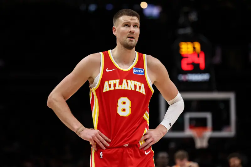 ▲根據《ESPN》報導，亞特蘭大老鷹內線主力波爾辛吉斯（Kristaps Porziņģis）因受到疾病影響，將進一步進行醫療評估，預計至少缺席未來兩周的賽事。（圖／美聯社／達志影像）