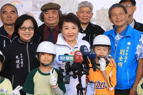 等很久！江啟臣終於表態選台中市長　盧秀燕笑容滿面6字回應
