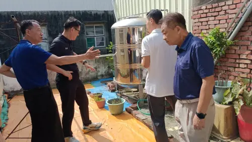 ▲大高雄不動產開發商業同業公會討論施作方式。（圖／高市府社會局提供）