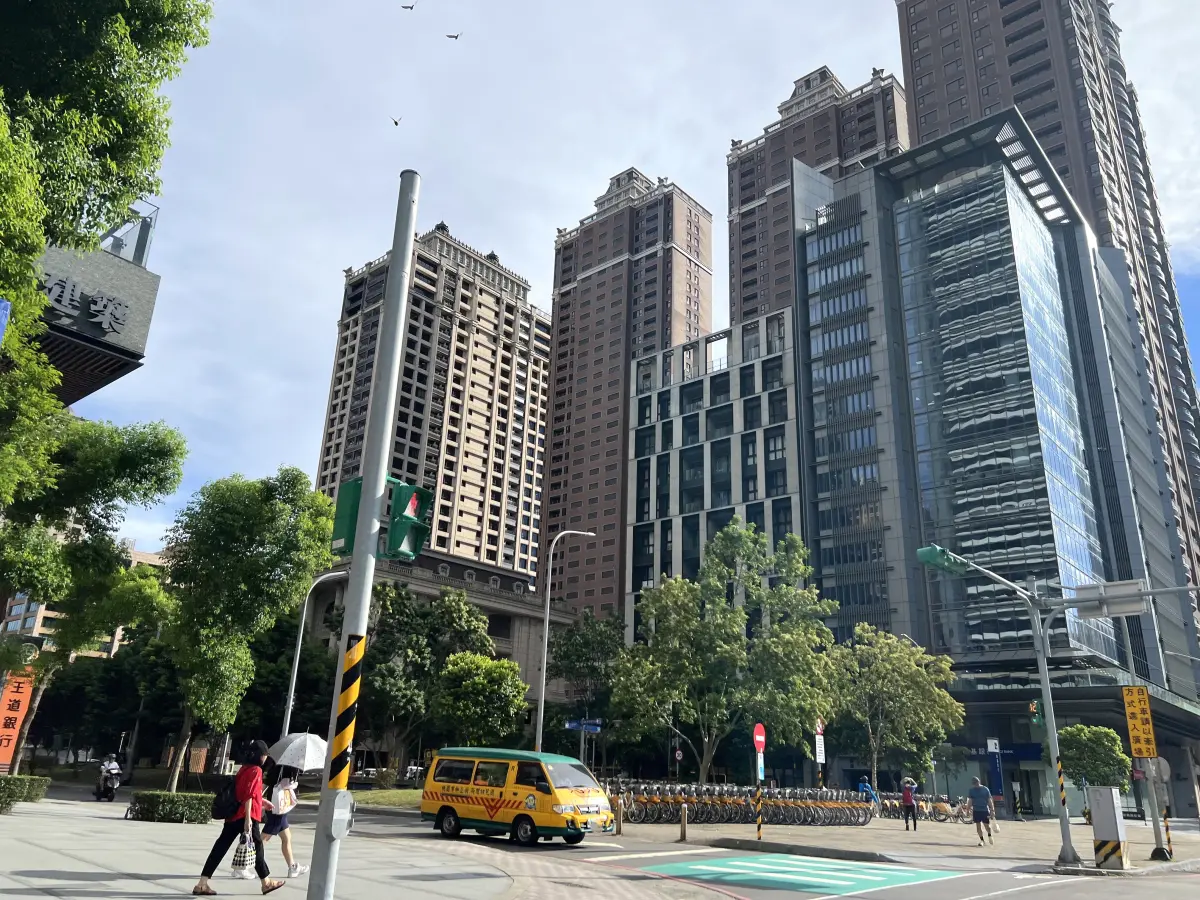 ▲最新六都Q3房價出爐！根據台灣房屋統計實價登錄表示，限貸令滿一年，桃園以南進入修正期，而且越往南跌幅越慘。（圖／台灣房屋提供twhg.com.tw）