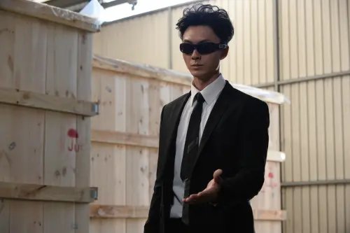 王浩信《踩過界》滾床李佳芯！怕有生理反應　穿3件內褲當防護
