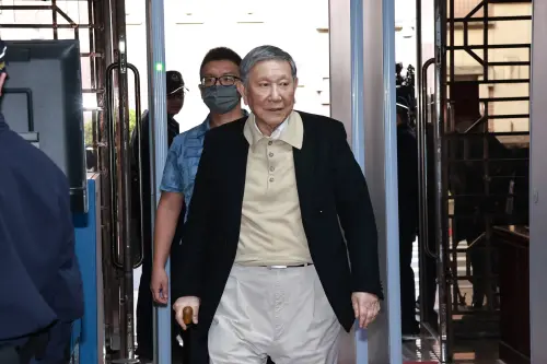 拒捐30萬當人頭！女員工「遭沈慶京親自問候」她抖爆：對政治冷感
