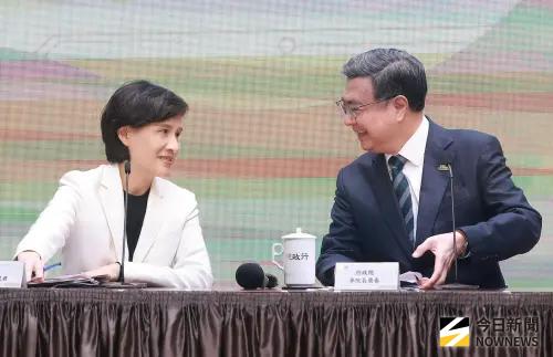 傳農曆年前交棒鄭麗君改組戰鬥內閣？卓榮泰15字回應
