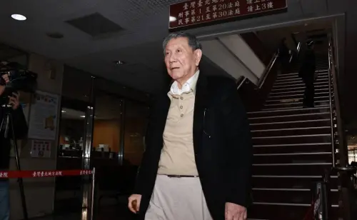 朱亞虎群發名單曝！他怨：小沈十分小氣　蔡壁如「直接不讀不回」
