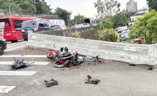 勤益科大男大生無照騎黃牌重機　台中北屯彎道自撞跌落一層樓不治

