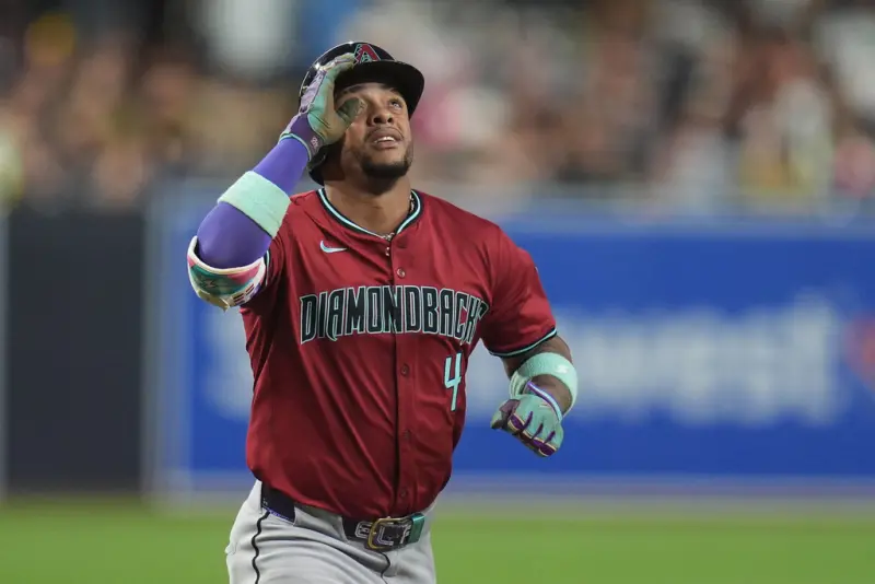 ▲MLB亞利桑那響尾蛇強打二壘手馬提（Ketel Marte）休賽季成為交易市場熱門人選，多支球隊都對展現高度興趣，但根據《The Athletic》記者羅森索（Ken Rosenthal）報導指出，洋基、巨人、運動家、海盜以及紅雀都是馬堤不可交易名單的球隊。（圖／美聯社／洋基）