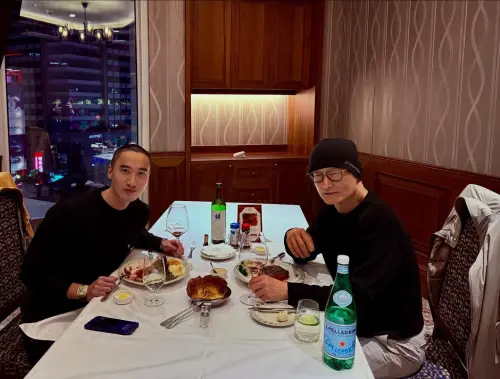 ▲賴弘國（左）與恩師劉偉民（右）約吃飯，後者在社群透露弟子尚未離婚。（圖／翻攝自劉偉民臉書）