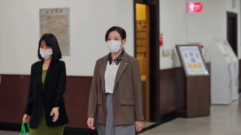 ▲二審法官撤銷高虹安的貪污罪，關鍵是立委助理酬金與加班費本質上屬於對「立委」的補助款，立委可以統籌使用。（圖／記者劉松霖攝，2025.9.30）