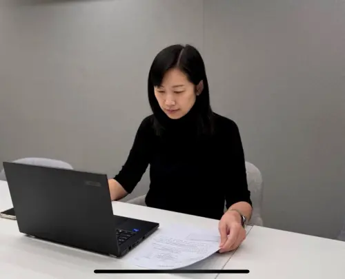 ▲馨儀提到：作業管理部門經常扮演「翻譯」跟「協調者」的角色，幫助各部門順利溝通推進專案。（圖／台北富邦銀行提供）