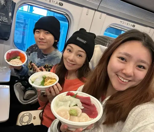 ▲季芹（中）班機遭取消後，與兒女改搭新幹線。（圖／季芹IG@chin_chin416）