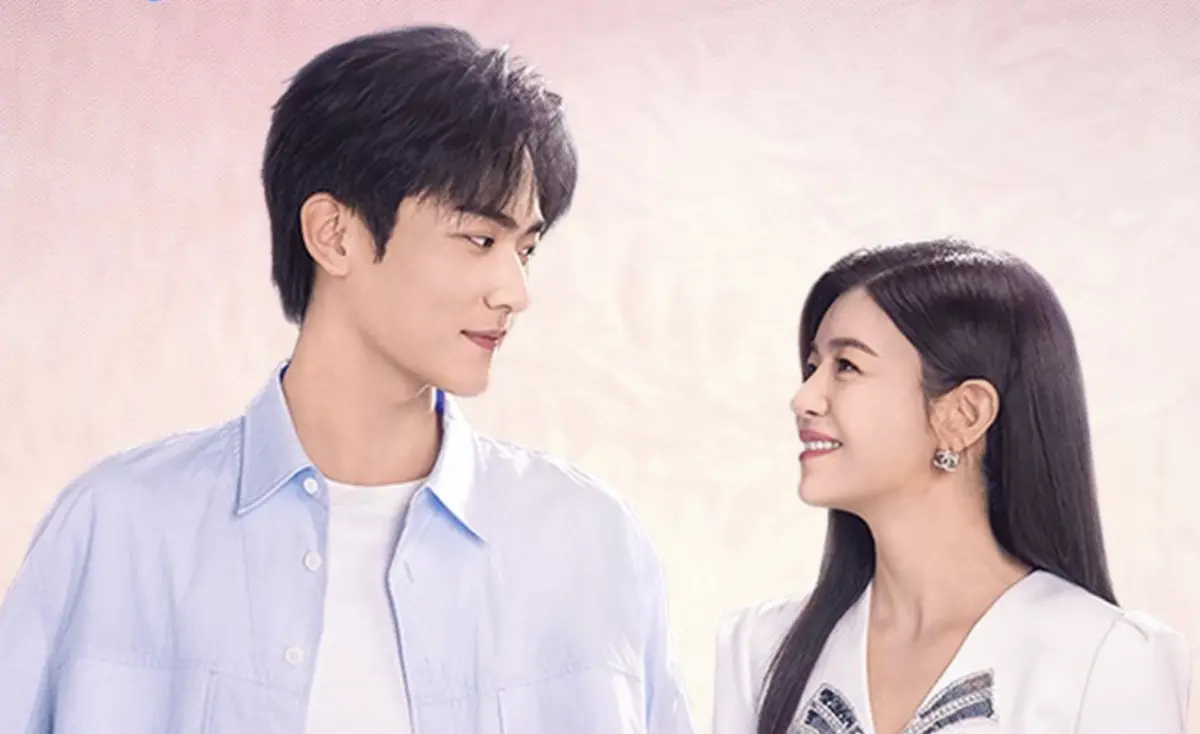 ▲陳妍希（左）和周柯宇主演的《狙擊蝴蝶》中以姐弟戀、雙向救贖為主軸，原著小說女主角岑矜過世，男主角李霧殉情。（圖／翻攝自微博@電視劇狙擊蝴蝶）