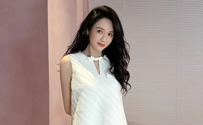 ▲陳喬恩昨（15）日罕曝光豪宅內部裝潢的照片，衛浴區竟有烤箱，讓她超滿意直呼：「當初堅持要裝烤箱真是明智啊」。（圖／陳喬恩IG@iam_joechen）