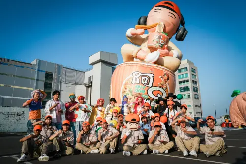 特企／超巨阿Q學長領軍獵魔高校舞團嗨翻高雄　Q-POP席捲夢時代
