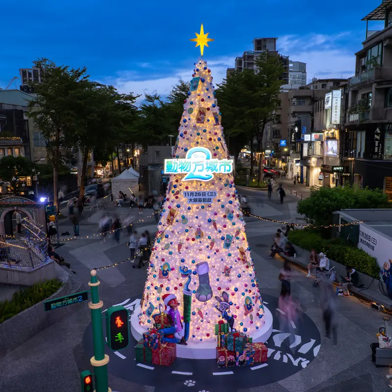 捷運中山站聖誕燈飾「今日起關閉3天」　北捷：以示哀悼