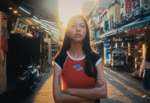 ▲《左撇子女孩》在台北的夜市實地取景、拍攝，呈現獨特的台灣文化。（圖／光年映畫提供）