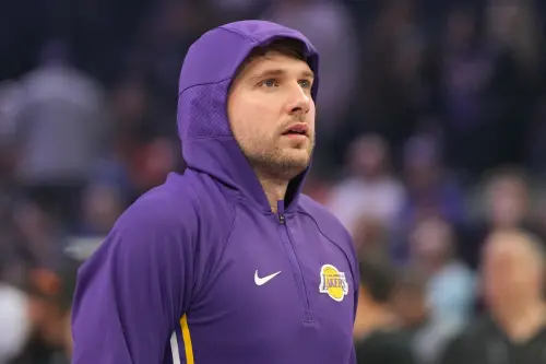 NBA／唐西奇送雷迪克等人電動自行車　湖人全隊共獲103份聖誕禮物
