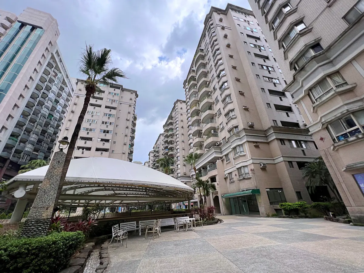 ▲屏東新建透天飆破3千萬，在地人被迫棄守，轉向入手電梯大樓。房仲指出，看好屏東房市潛力，不少高雄、台南客群也殺進來置產。圖為屏東街景。（圖／中信房屋屏東廣東加盟店提供cthouse.com.tw/）