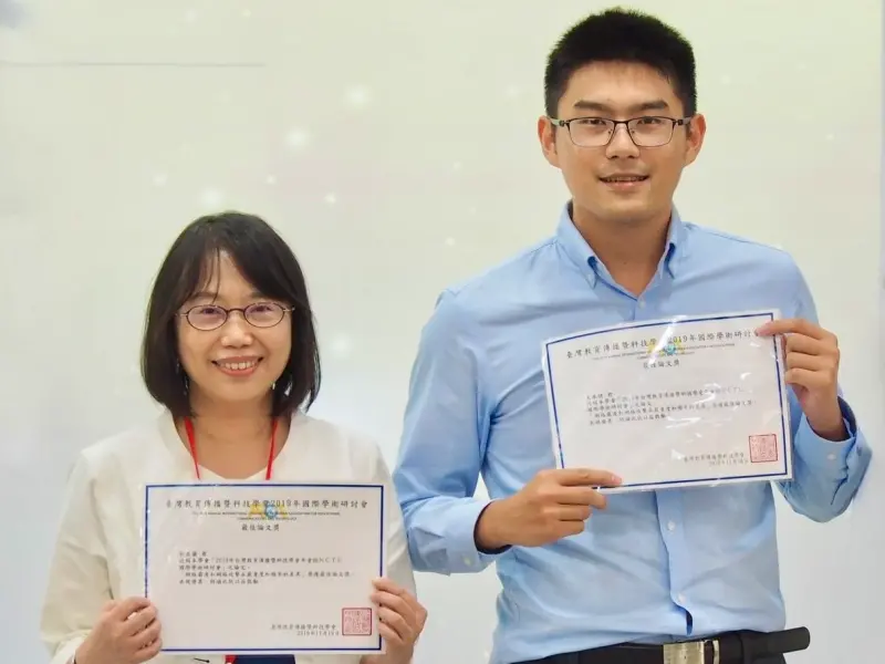 ▲陽明交大教育所王承諺博士（右）與劉奕蘭教授（左）（圖／陽明交大提供）