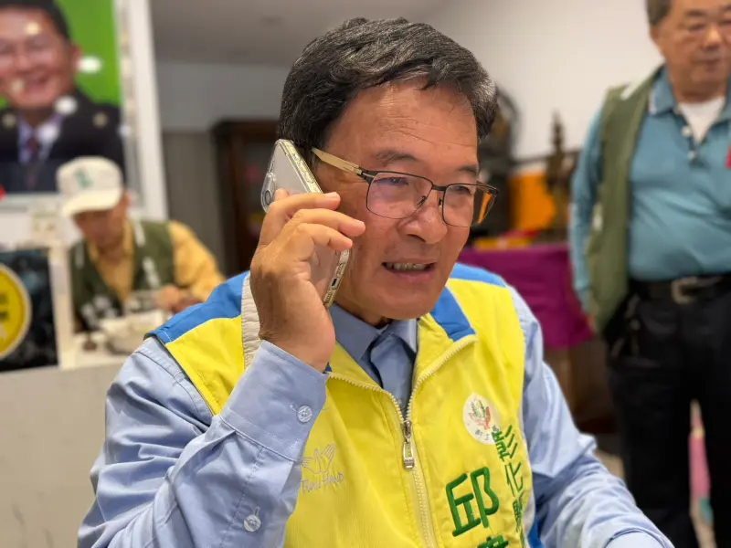 ▲邱建富上午接中央組織部來電，表示今天下午4點半將開封民調結果。（圖／邱建富提供，2025.12.17）