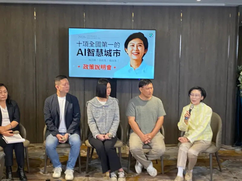 ▲立委林岱樺今天舉行政策說明會，盤點居住、交通、長照等十項市民苦惱問題，並提出導入AI的解決方案。現場並由青農代表與年輕情侶代表提問。（圖／立委林岱樺辦公室提供）