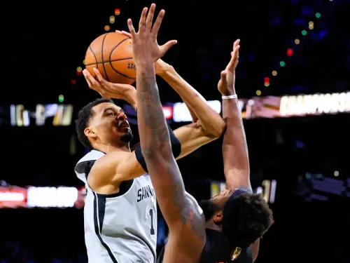 NBA分析／尼克示範如何獵殺馬刺！輪換到禁區佈防封鎖Wembanyama
