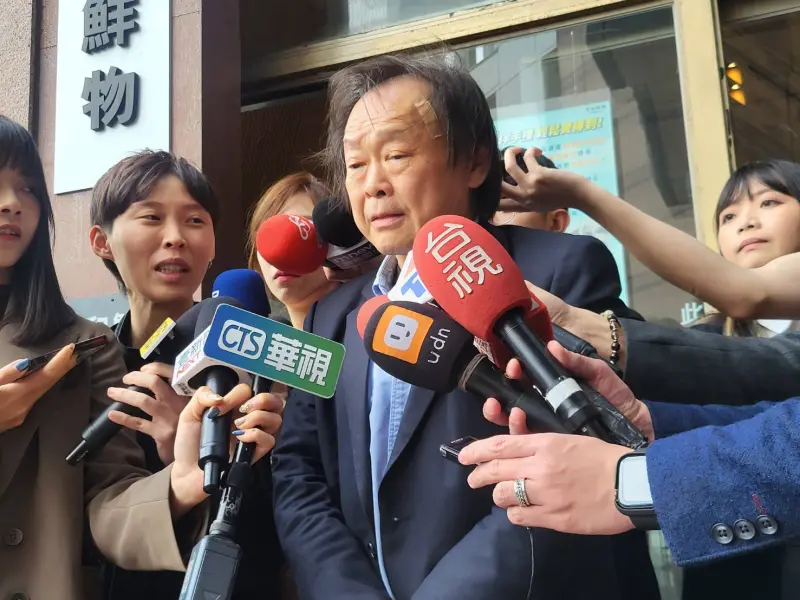 ▲王世堅強調，《政治獻金法》都有規定，只要不超過一個額度，都是合法的。（圖／記者陳佩君攝，2025.12.17）