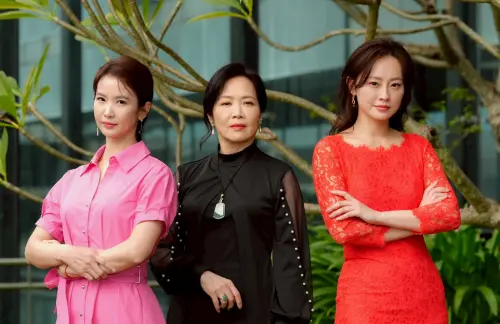 ▲陳小菁（左起）、林秀玲、璟宣都當媽，湊在一起能聊媽媽經，陳小菁還能聊「阿嬤經」。（圖／三立提供）