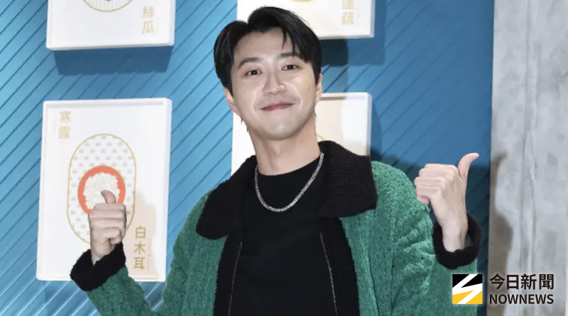 ▲歌手李玉璽娶回許允樂！同門藝人江宏傑（如圖）今（17）日稍早出席《廚師的迫降2：客家廚房》媒體茶敘，被問及傳授婚姻祕訣？江宏傑打趣1句話自嘲「是問我嗎？」接著笑回：「我想他也聽不進去吧！好好愛著對方吧！」（圖／記者嚴俊強攝影）