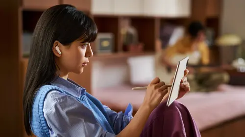 ▲HUAWEI MatePad 11.5兼顧3C時代不可忽視的用眼健康課題，展現HUAWEI在顯示技術與人因工程設計上的創新實力。（圖／華為提供）