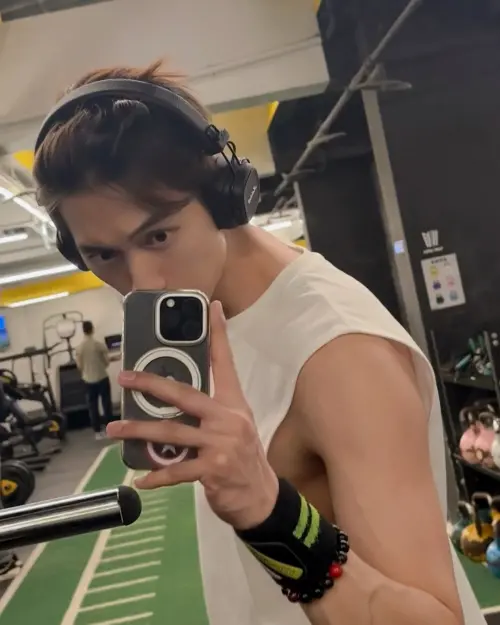▲范姜彥豐透過IG分享自己最近都在工作、運動跟寫歌，展謝積極恢復的一面。（圖／翻攝自范姜彥豐IG@zack_fanchiang）