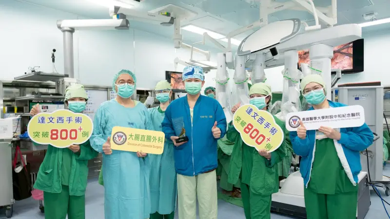▲高醫王照元院長率領團隊已治療大腸直腸癌病患超過5,000人，並多次榮獲SNQ國家品質標章肯定。（圖／高醫提供）