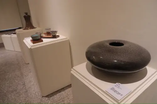 ▲「2025陶藝台日交流展 in 台南」自12月17日至115年1月11日於總爺藝文中心紅磚工藝館展出，每日上午9時至下午5時開放參觀。（圖／南市府提供）