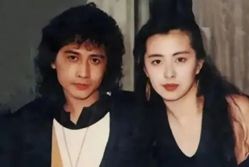 ▲王祖賢（右）曾與齊秦（左）分分合合17年。（圖／微博@橘寄簡信）