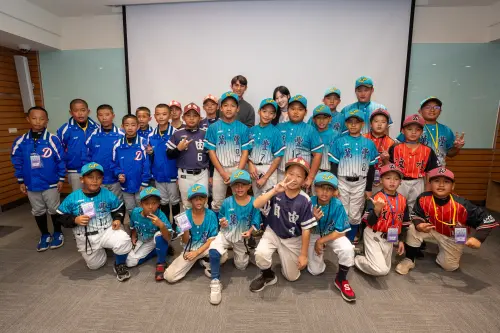 華信航空攜球芽基金舉辦職涯探索　陳文杰、Mingo驚喜現身
