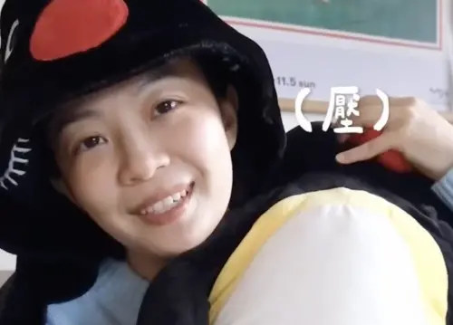 ▲Meg介紹企鵝Pingu商品，但嫌棄人家的臉。（圖／＠maygobla IG）