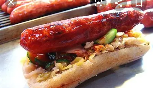 ▲有7種口味的大腸包小腸，是逢甲夜市知名的排隊小吃。（圖／翻攝逢甲官芝霖大腸包小腸臉書，2025.12.18）