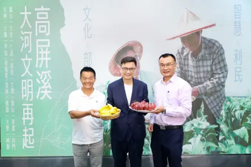 ▲ 首任農業部長陳吉仲過去長期關注農民處境與農業結構改革，對於政治人物是否真正理解基層需求，向來有一套嚴格標準。此次選擇公開支持賴瑞隆，更是建立在多年觀察其在立法院推動農業政策、預算協調與制度改革表現之上。（圖／立委賴瑞隆辦公室提供）