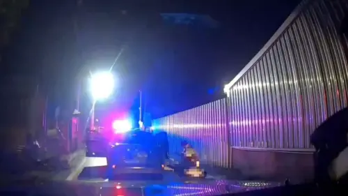 ▲淡水街頭警匪追逐！毒兄弟掛假車牌被盯上　後座「驚見開封武士刀」。（圖／翻攝畫面）