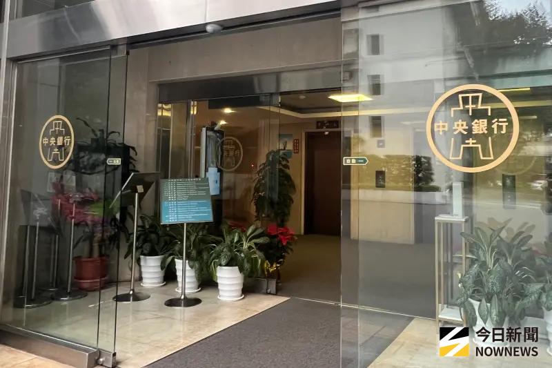 ▲台積電股利將於1月8日入帳，央行緊盯外資動向，若沒繼續投資台股而匯出，就可能影響匯市。（圖／記者顏真真攝）