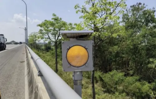 行駛國道遇濃霧！高公局叮嚀「切勿使用遠光燈」　原因曝光
