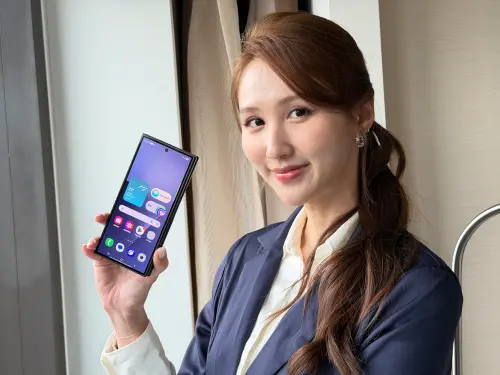 ▲三摺手機三星Galaxy Z TriFold。（圖／記者周淑萍攝）