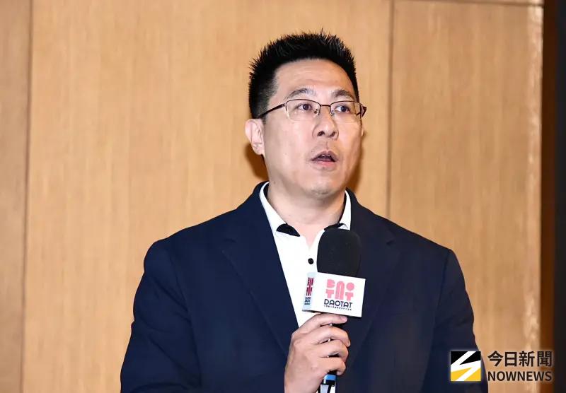 ▲信義房屋轉型辦公室協理施閔堯分享數位轉型辦公室的實務經驗 （圖／記者朱永強攝影）