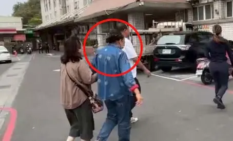 緊張誤踩油門釀悲劇！補教女師命喪路口　暴衝婦嘆：這輩子第一次
