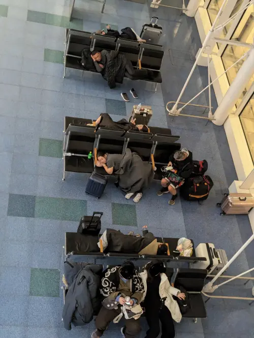 中國女機場飆罵台人原因曝！佔5排座位不知恥　聽日語秒爆炸
